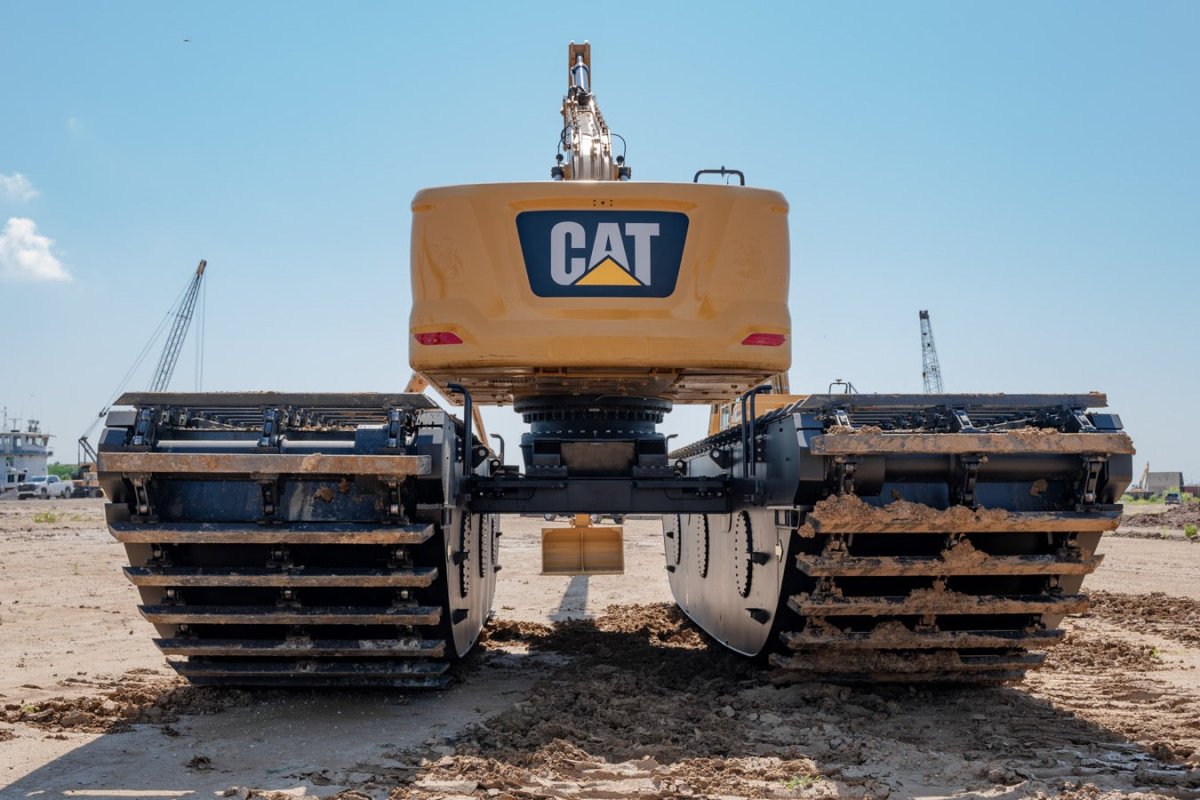 Caterpillar 2019 Long Reach Pontoon Excavator - 3505 Hours - EIK Solutions